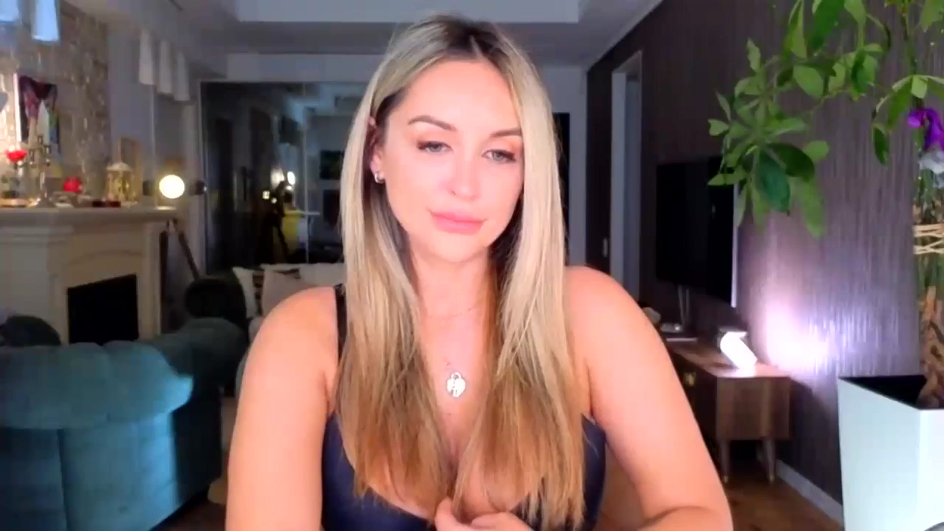 Gallery image thumbnail from TheSassyOne's myfreecams stream on, 10/22/2023, 14:30 image 7 of 20