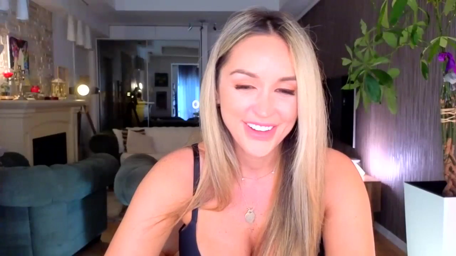Gallery image thumbnail from TheSassyOne's myfreecams stream on, 10/22/2023, 14:30 image 9 of 20