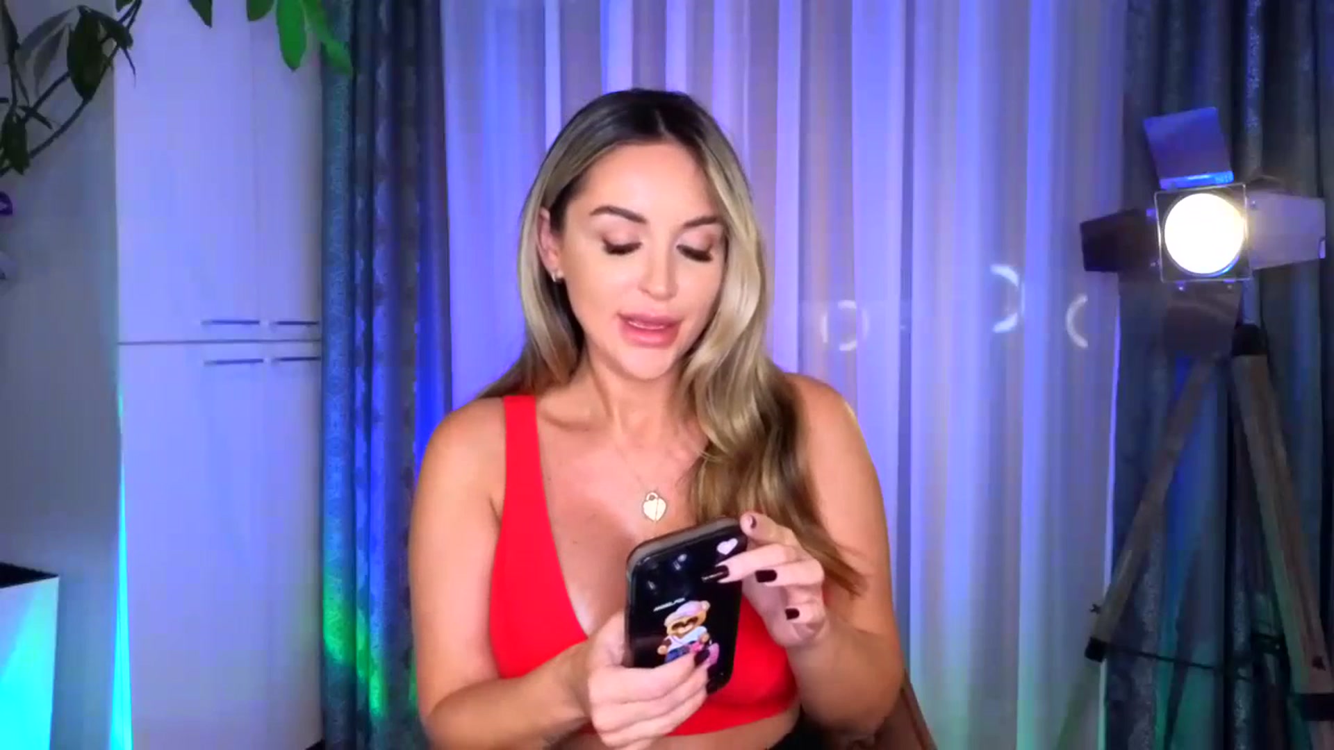Gallery image thumbnail from TheSassyOne's myfreecams stream on, 11/15/2023, 24:07 image 7 of 20
