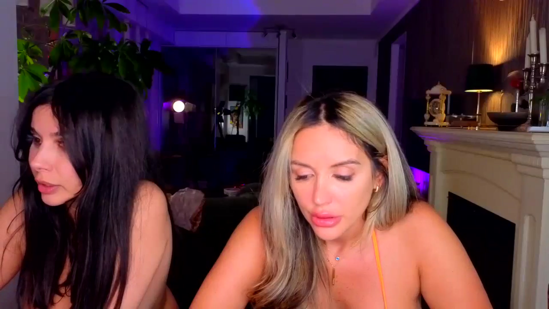 Gallery image thumbnail from TheSassyOne's myfreecams stream on, 06/23/2024, 20:09 image 16 of 20