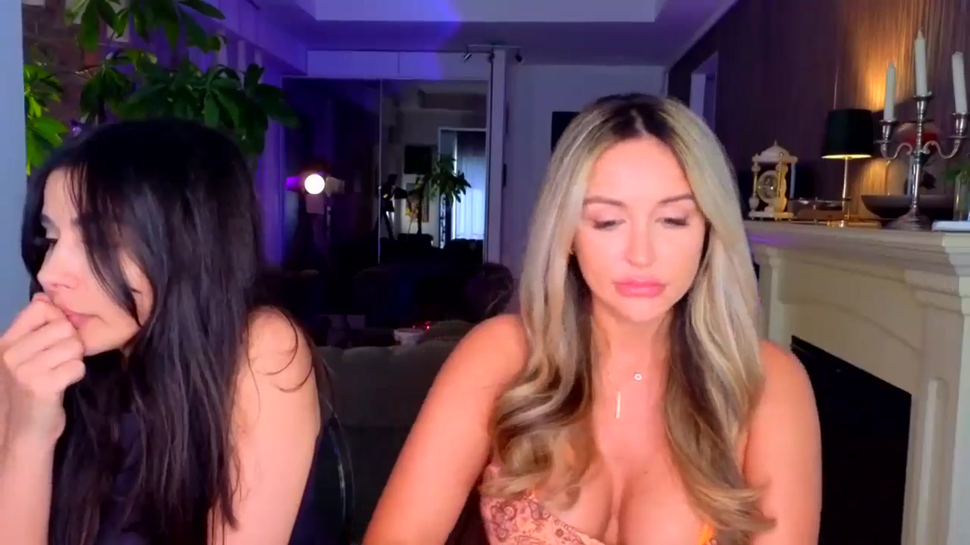 Gallery image thumbnail from TheSassyOne's myfreecams stream on, 06/23/2024, 20:09 image 5 of 20