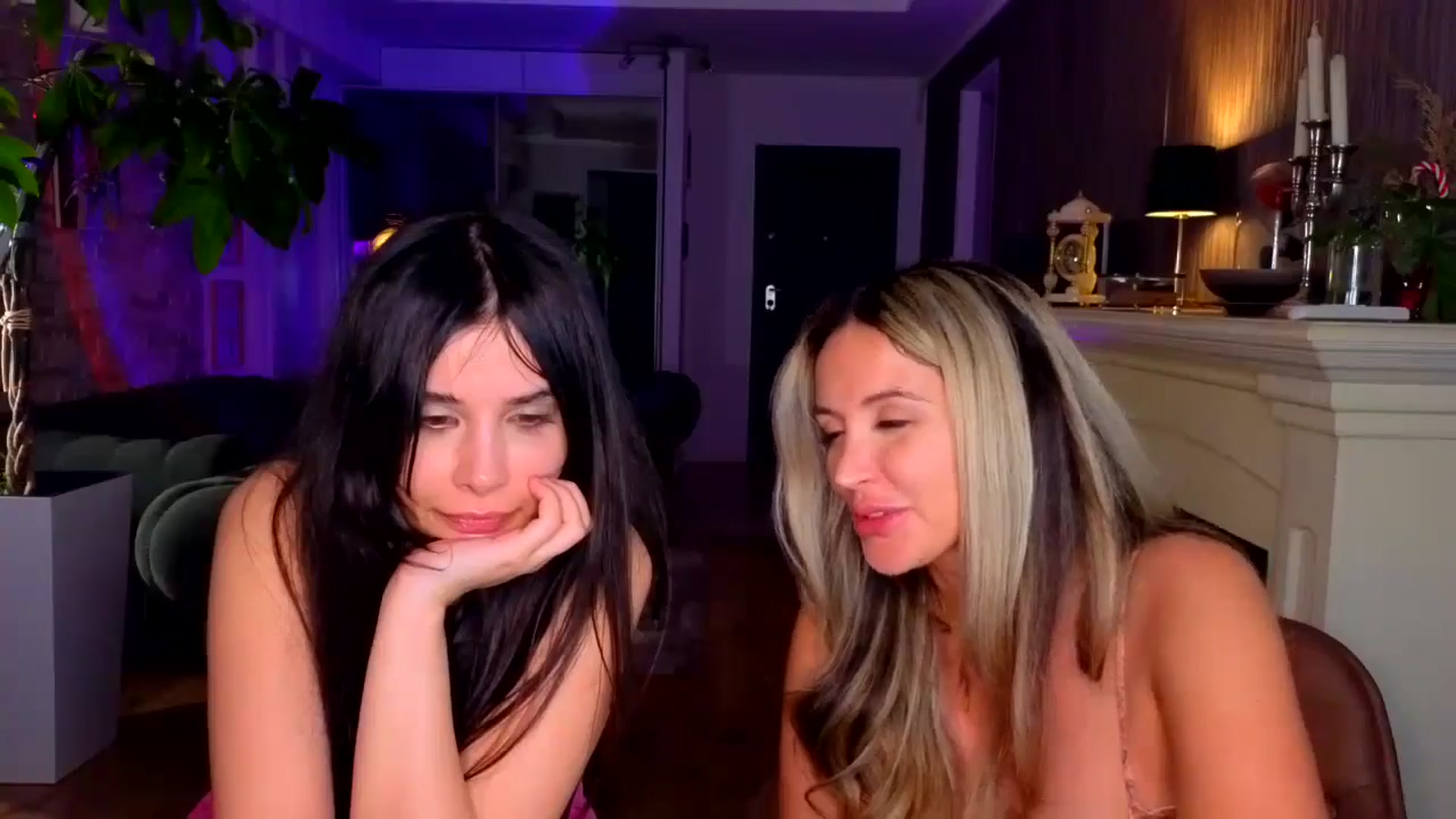 Gallery image thumbnail from TheSassyOne's myfreecams stream on, 06/23/2024, 22:52 image 12 of 20