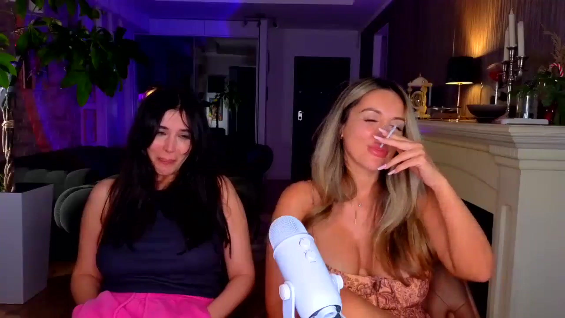 Gallery image thumbnail from TheSassyOne's myfreecams stream on, 06/23/2024, 22:52 image 19 of 20