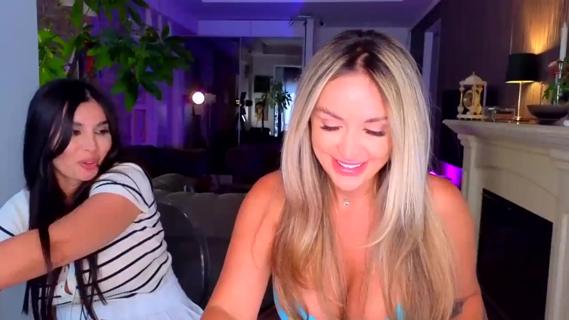 Gallery image thumbnail from TheSassyOne's myfreecams stream on, 07/13/2024, 15:23 image 16 of 20