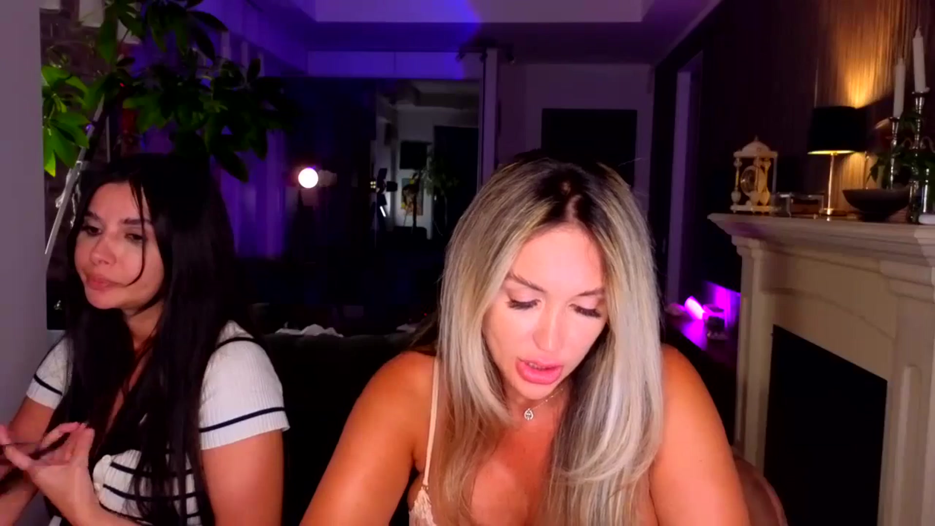 Gallery image thumbnail from TheSassyOne's myfreecams stream on, 07/13/2024, 19:54 image 19 of 20