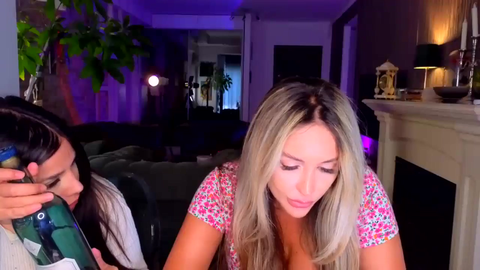 Gallery image thumbnail from TheSassyOne's myfreecams stream on, 07/14/2024, 19:31 image 3 of 20