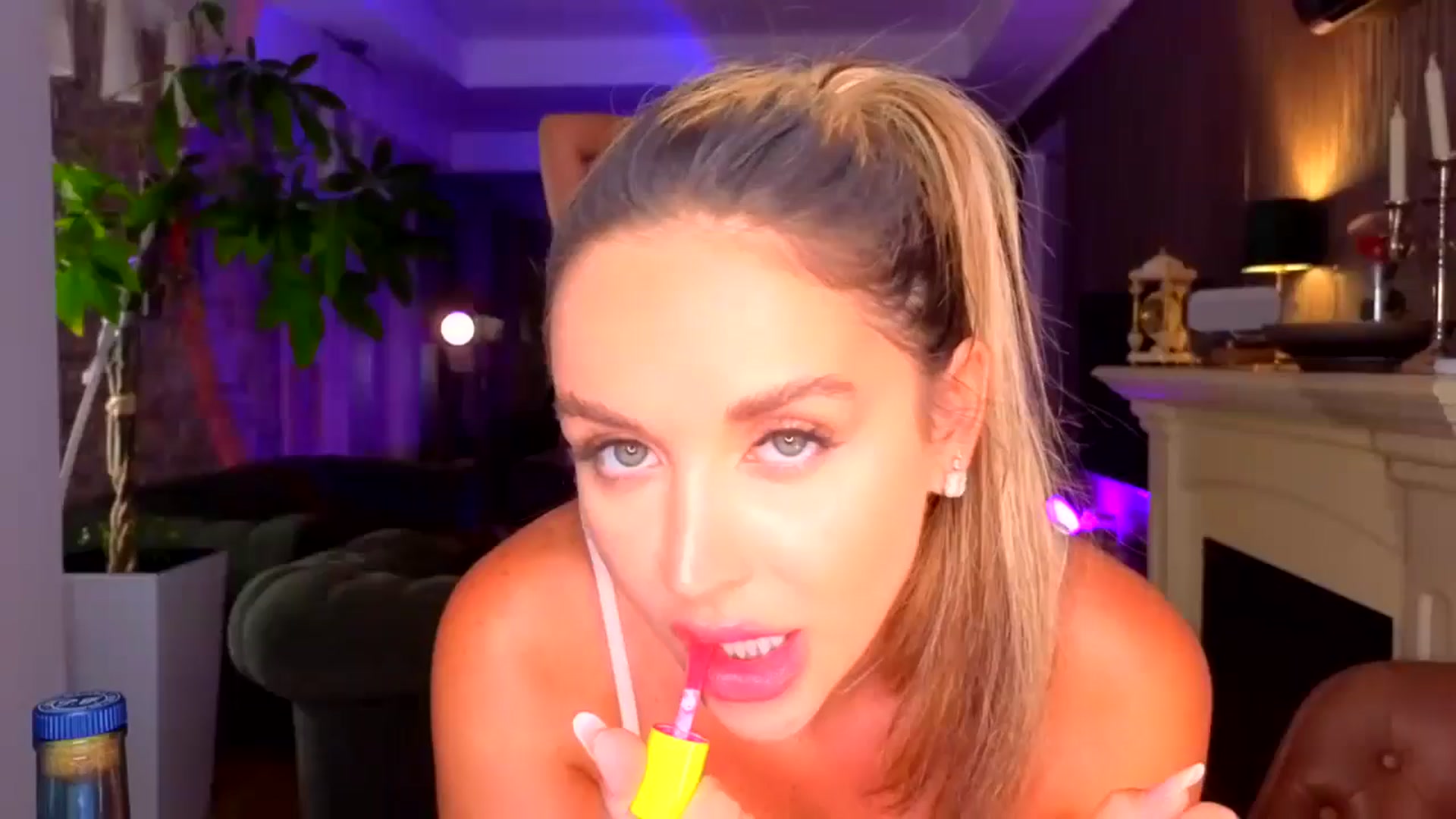 Gallery image thumbnail from TheSassyOne's myfreecams stream on, 07/19/2024, 11:24 image 1 of 20
