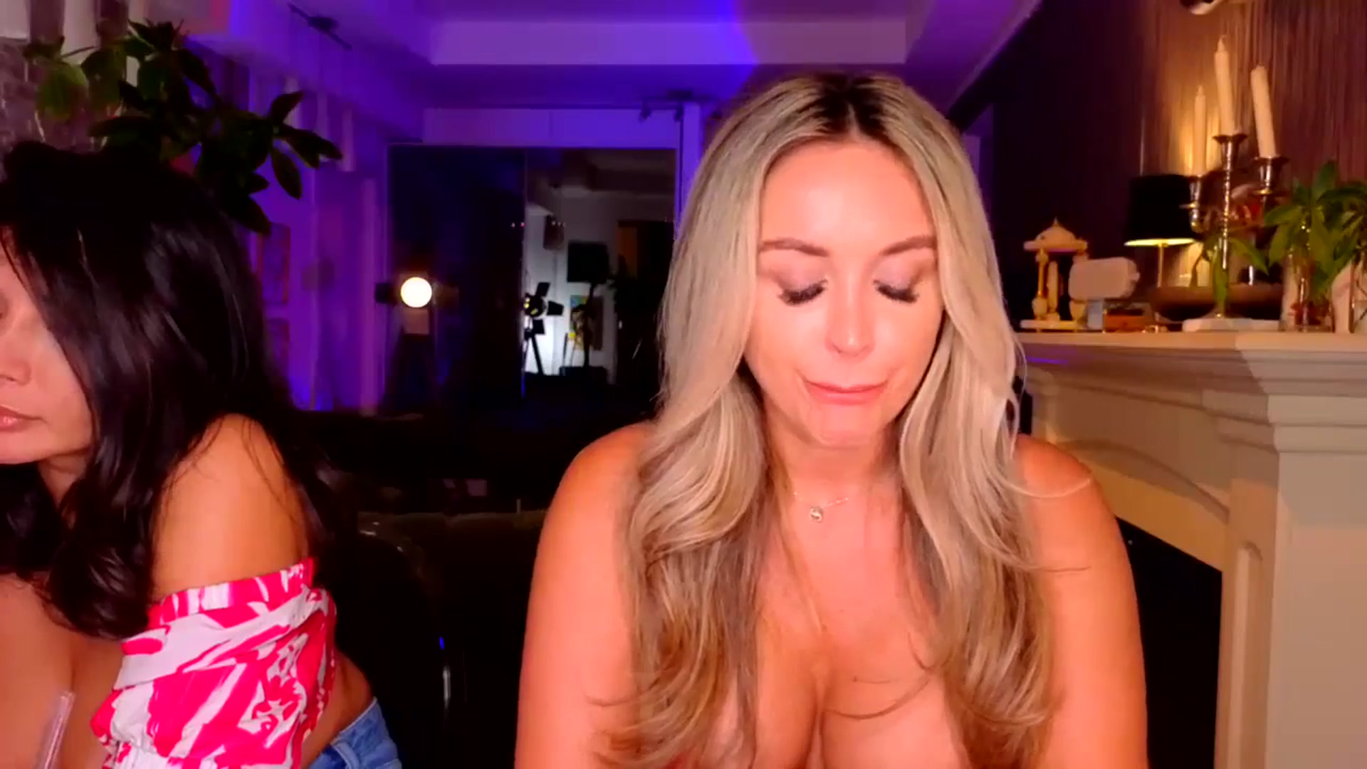 Gallery image thumbnail from TheSassyOne's myfreecams stream on, 09/08/2024, 23:02 image 17 of 20