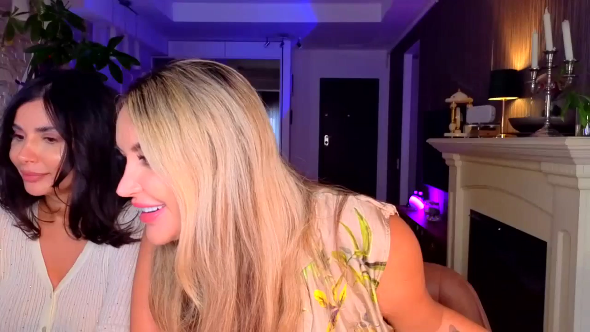 Gallery image thumbnail from TheSassyOne's myfreecams stream on, 09/22/2024, 15:38 image 4 of 20