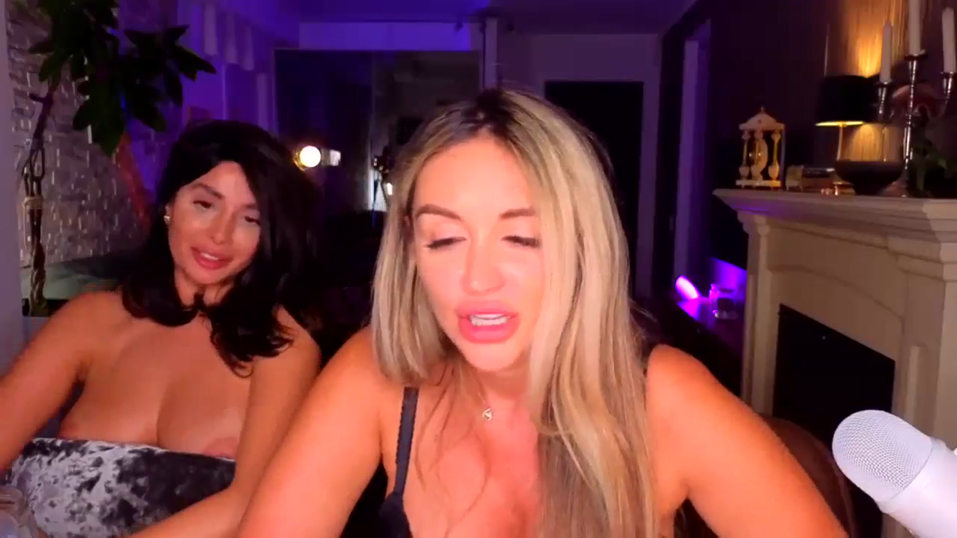 Gallery image thumbnail from TheSassyOne's myfreecams stream on, 10/05/2024, 21:27 image 18 of 20