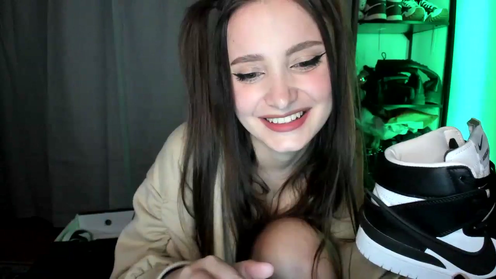 Gallery image thumbnail from TheScrewer's myfreecams stream on, 02/24/2024, 22:30 image 20 of 20