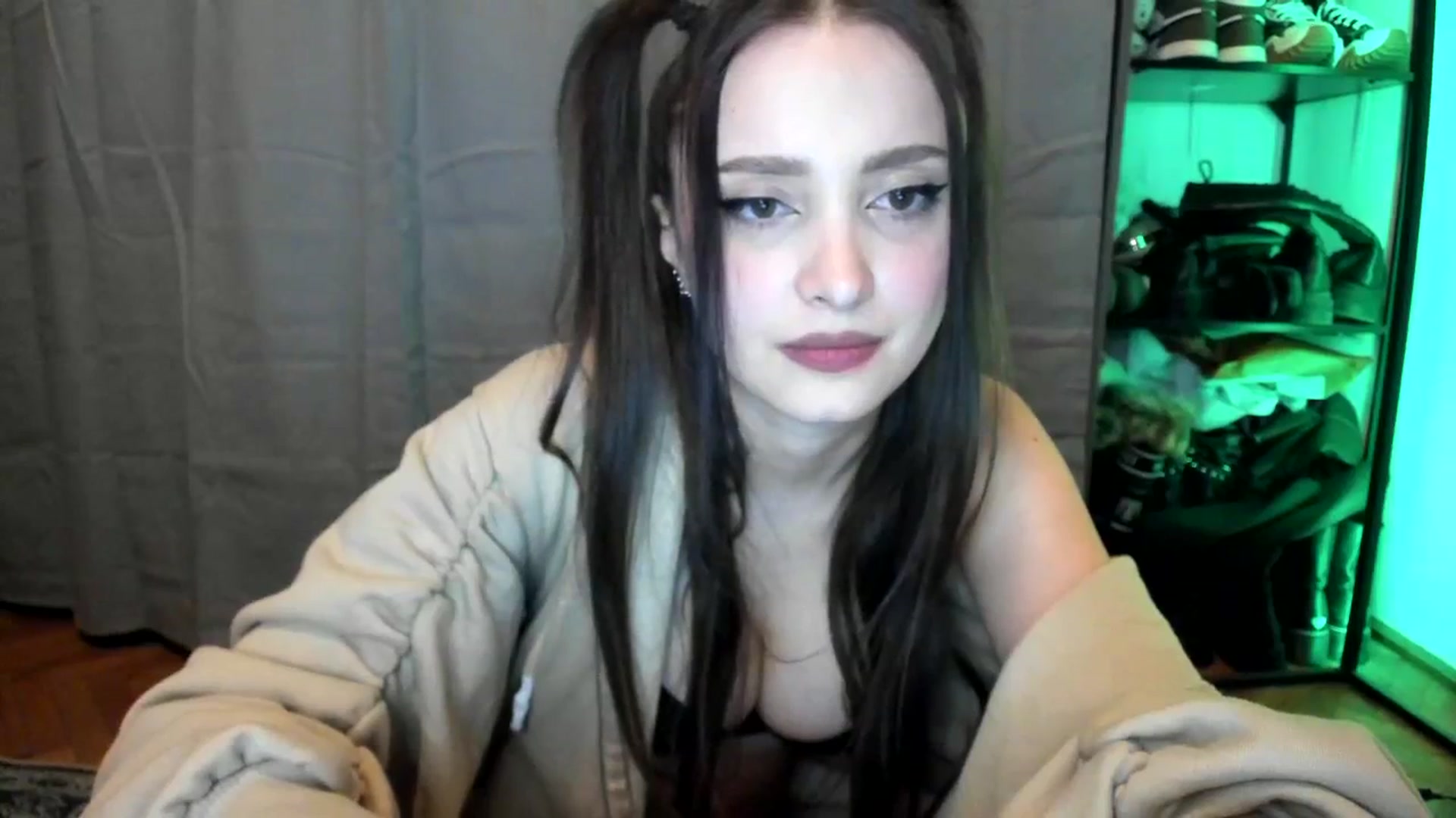 Gallery image thumbnail from TheScrewer's myfreecams stream on, 02/24/2024, 22:30 image 13 of 20