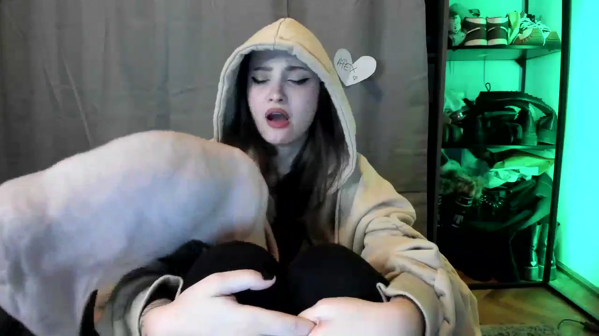 Gallery image thumbnail from TheScrewer's myfreecams stream on, 03/02/2024, 21:58 image 19 of 20