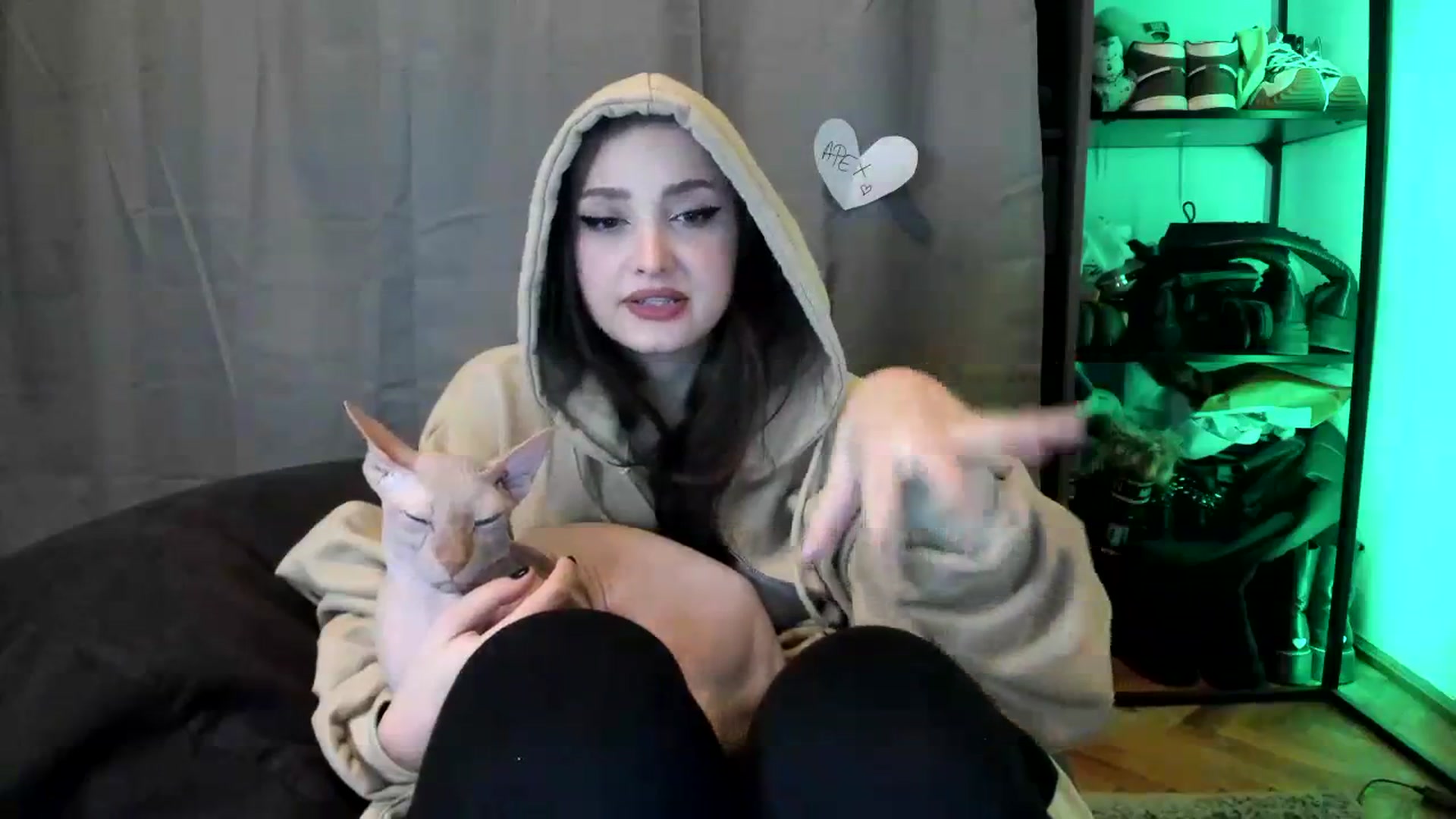 Gallery image thumbnail from TheScrewer's myfreecams stream on, 03/02/2024, 21:58 image 18 of 20
