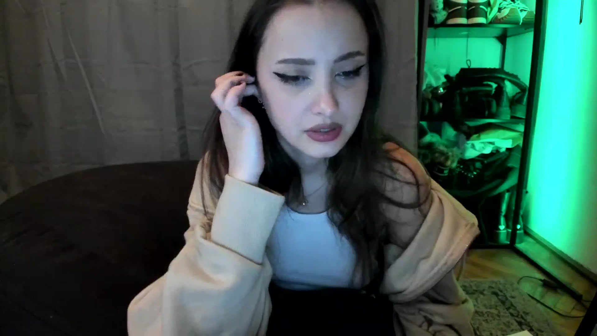 Gallery image thumbnail from TheScrewer's myfreecams stream on, 03/02/2024, 23:04 image 13 of 20
