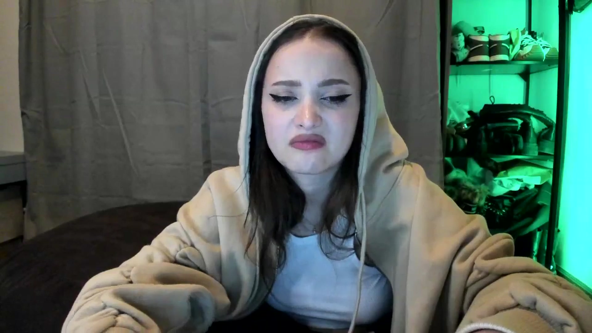 Gallery image thumbnail from TheScrewer's myfreecams stream on, 03/02/2024, 23:04 image 2 of 20