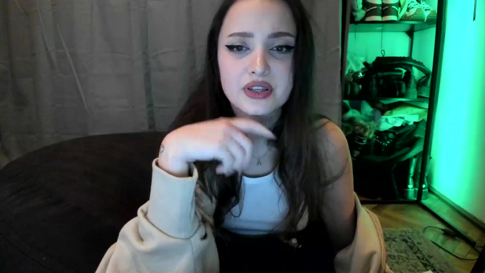Gallery image thumbnail from TheScrewer's myfreecams stream on, 03/02/2024, 23:04 image 17 of 20