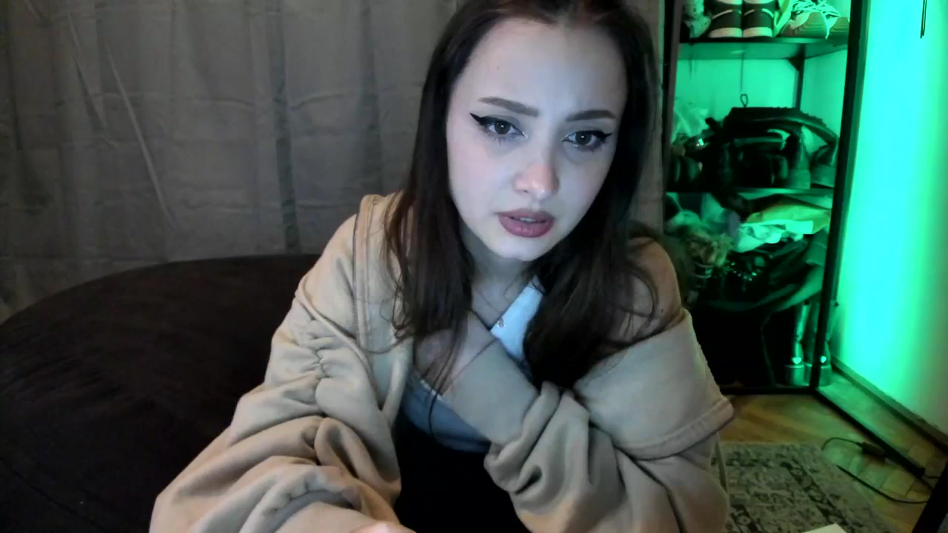 Gallery image thumbnail from TheScrewer's myfreecams stream on, 03/02/2024, 23:04 image 15 of 20