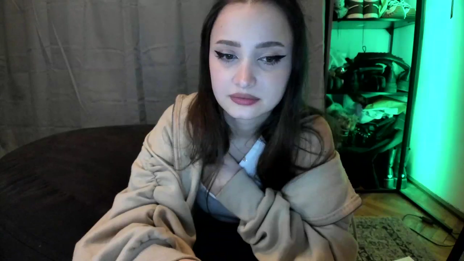 Gallery image thumbnail from TheScrewer's myfreecams stream on, 03/02/2024, 23:04 image 14 of 20
