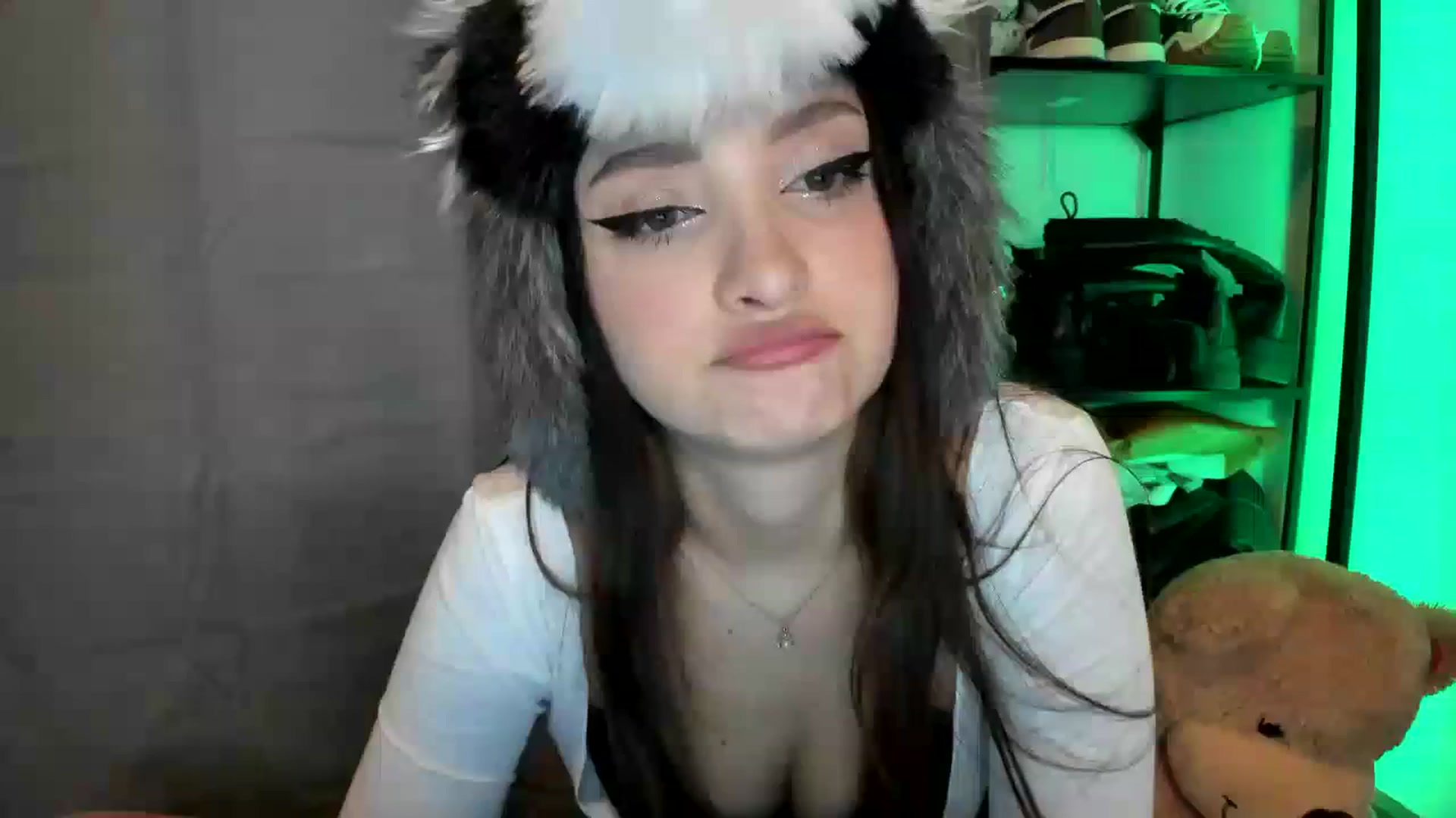 Gallery image thumbnail from TheScrewer's myfreecams stream on, 03/10/2024, 23:19 image 19 of 20