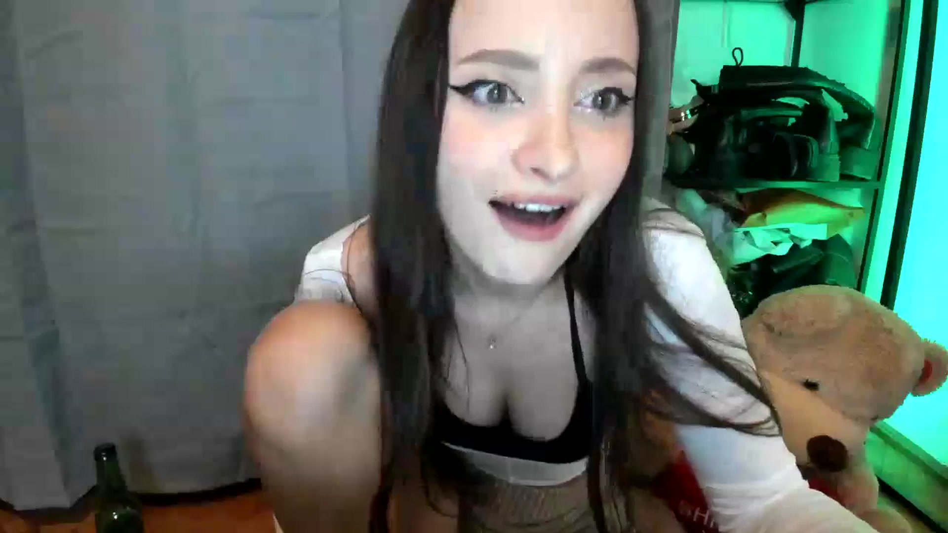 Gallery image thumbnail from TheScrewer's myfreecams stream on, 03/10/2024, 23:19 image 7 of 20