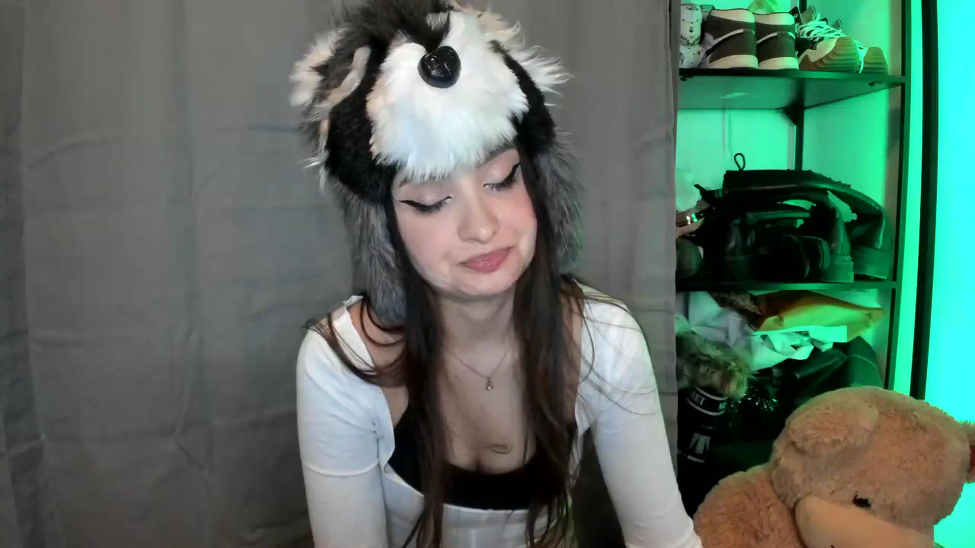 Gallery image thumbnail from TheScrewer's myfreecams stream on, 03/10/2024, 23:19 image 16 of 20