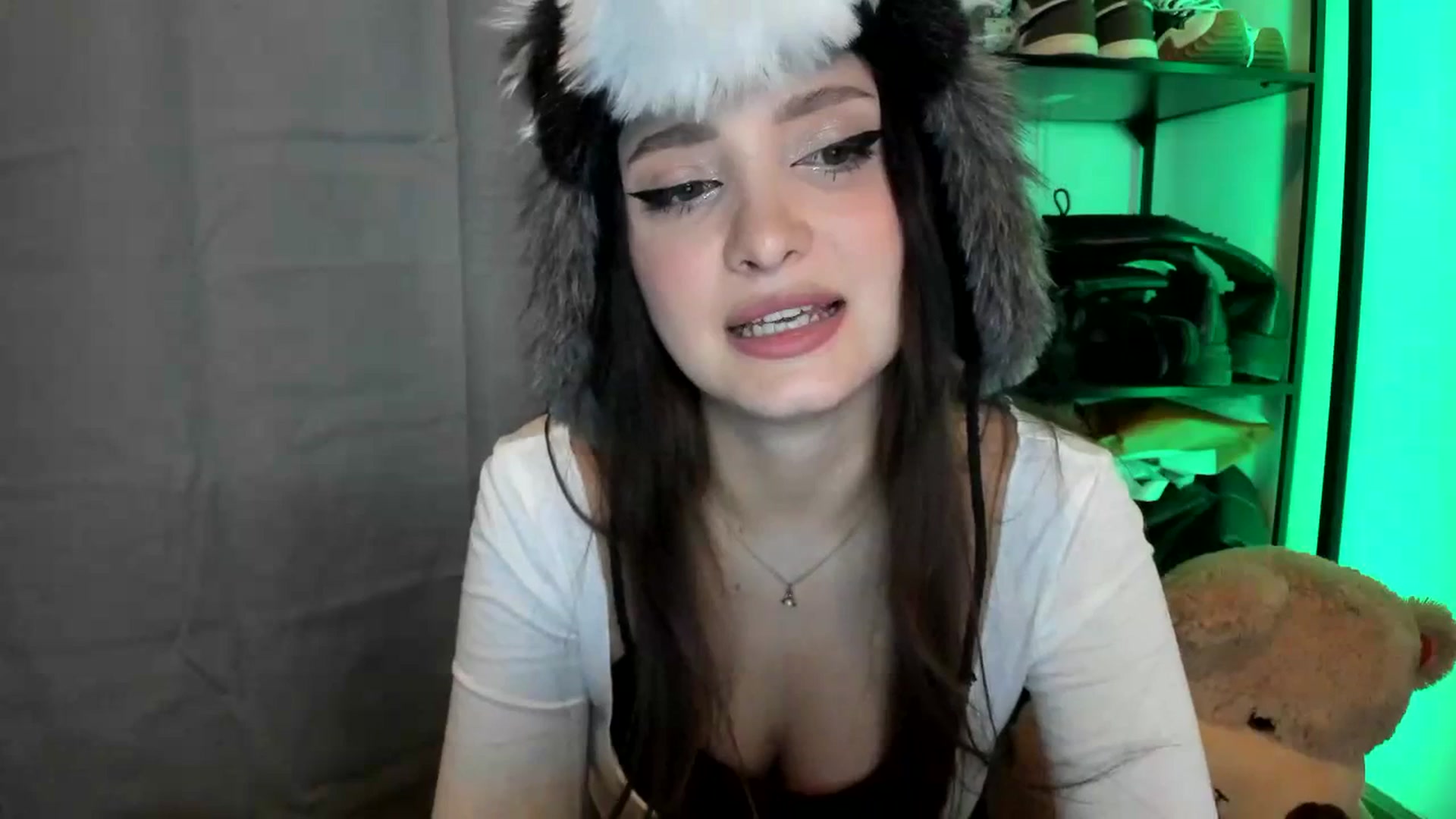 Gallery image thumbnail from TheScrewer's myfreecams stream on, 03/10/2024, 23:19 image 20 of 20