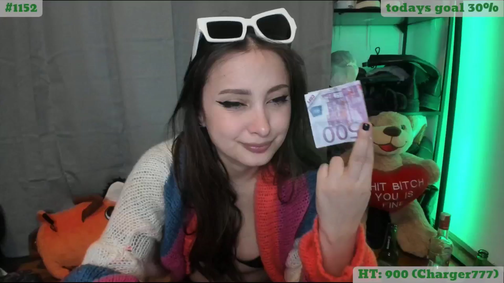 Gallery image thumbnail from TheScrewer's myfreecams stream on, 04/23/2024, 24:01 image 16 of 20