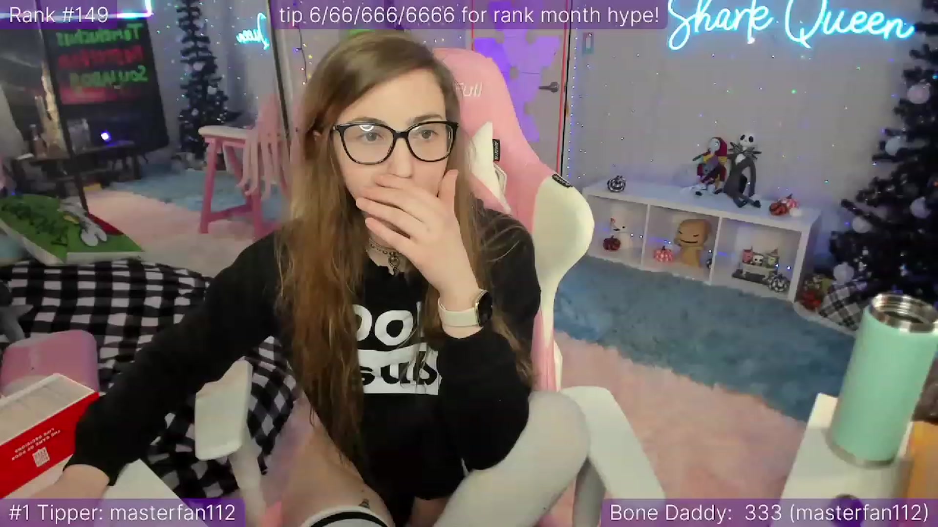 Gallery image thumbnail from TheSharkQueen's myfreecams stream on, 12/01/2022, 10:11 image 9 of 20