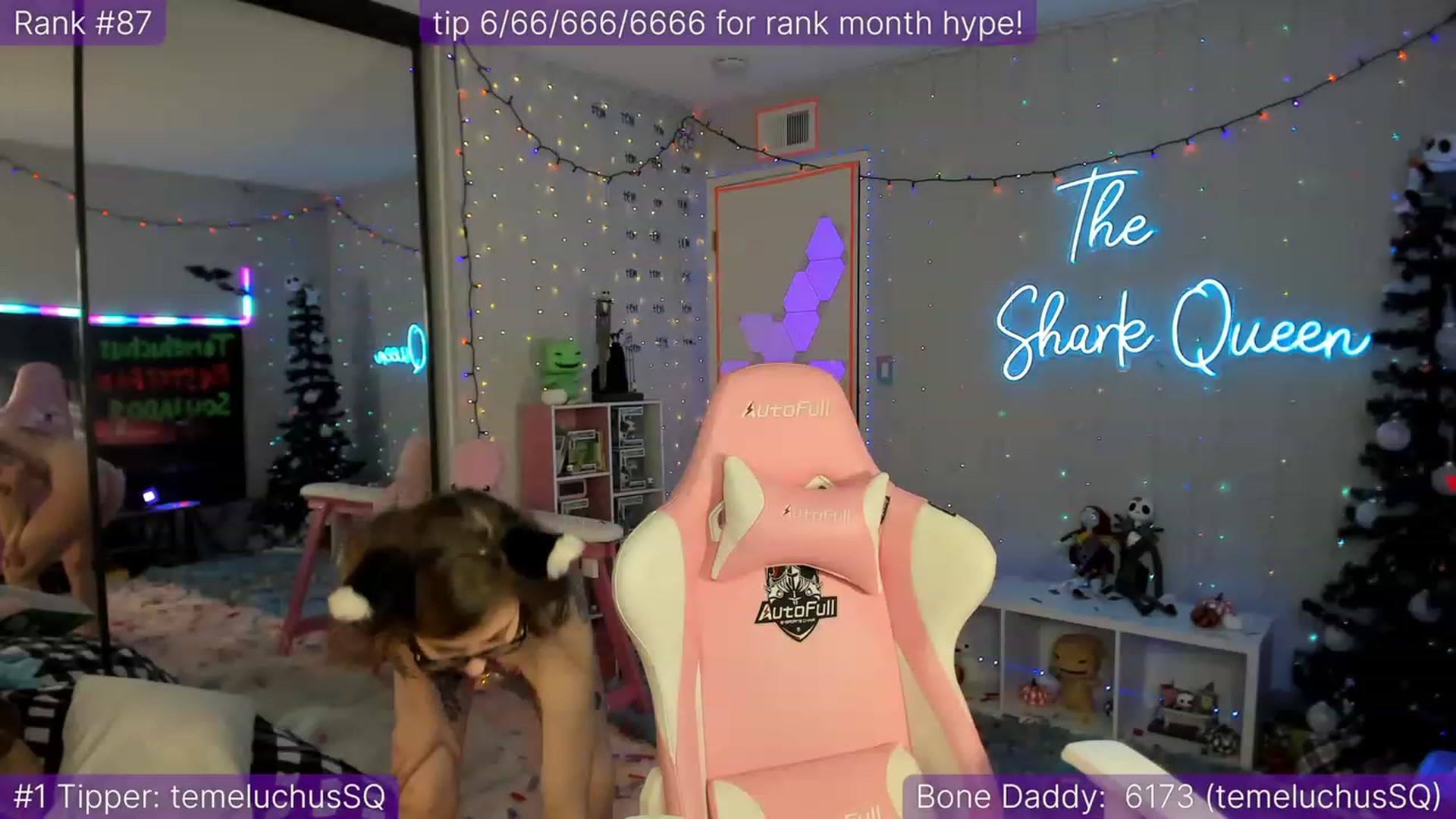 Gallery image thumbnail from TheSharkQueen's myfreecams stream on, 12/02/2022, 04:47 image 14 of 20