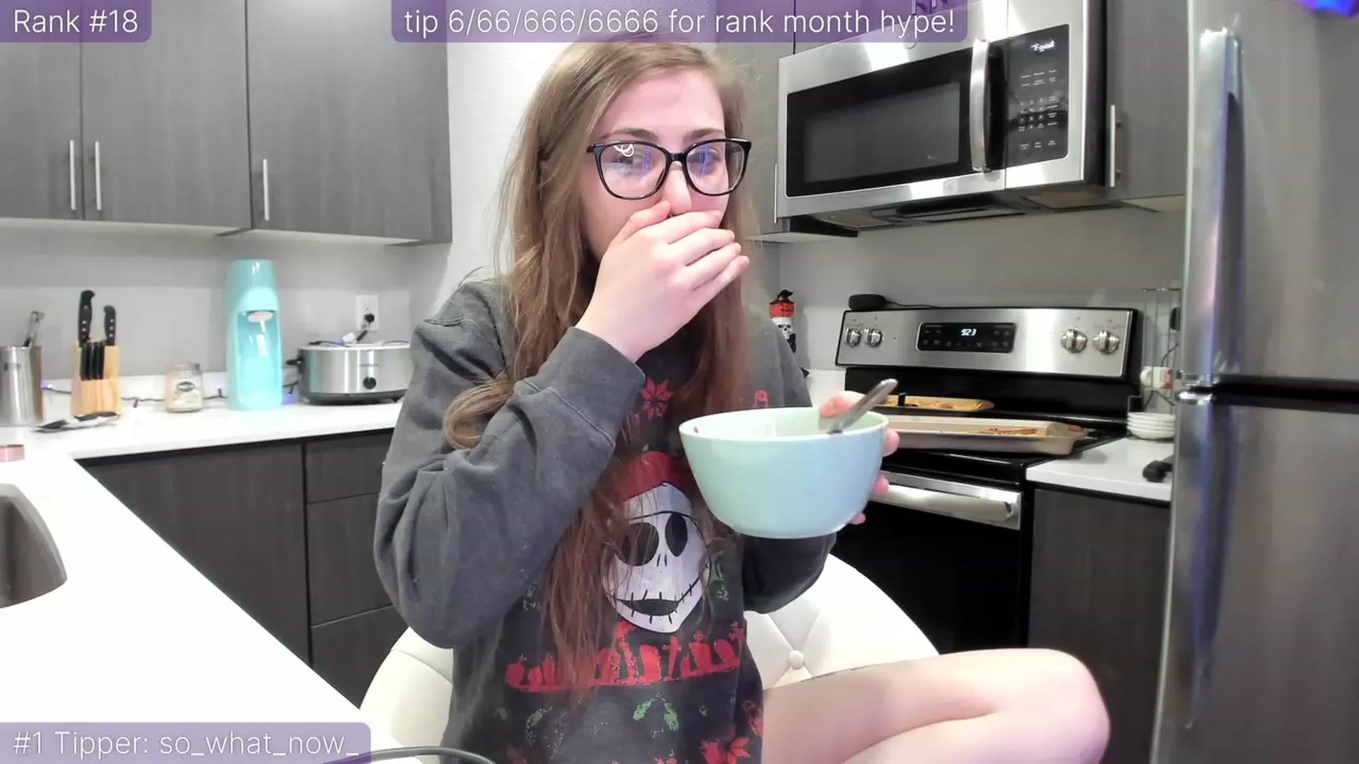 Gallery image thumbnail from TheSharkQueen's myfreecams stream on, 12/02/2022, 06:06 image 15 of 20