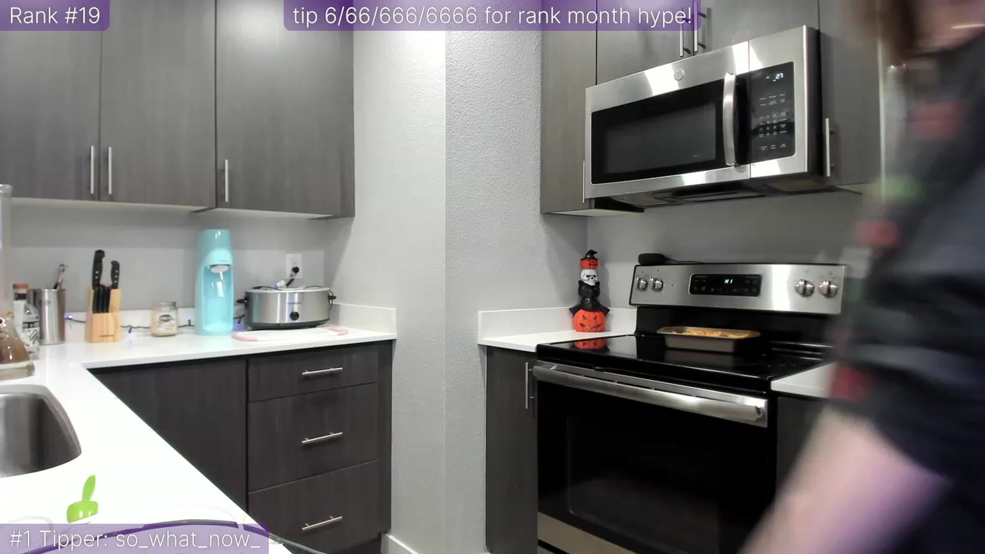 Gallery image thumbnail from TheSharkQueen's myfreecams stream on, 12/02/2022, 06:06 image 2 of 20