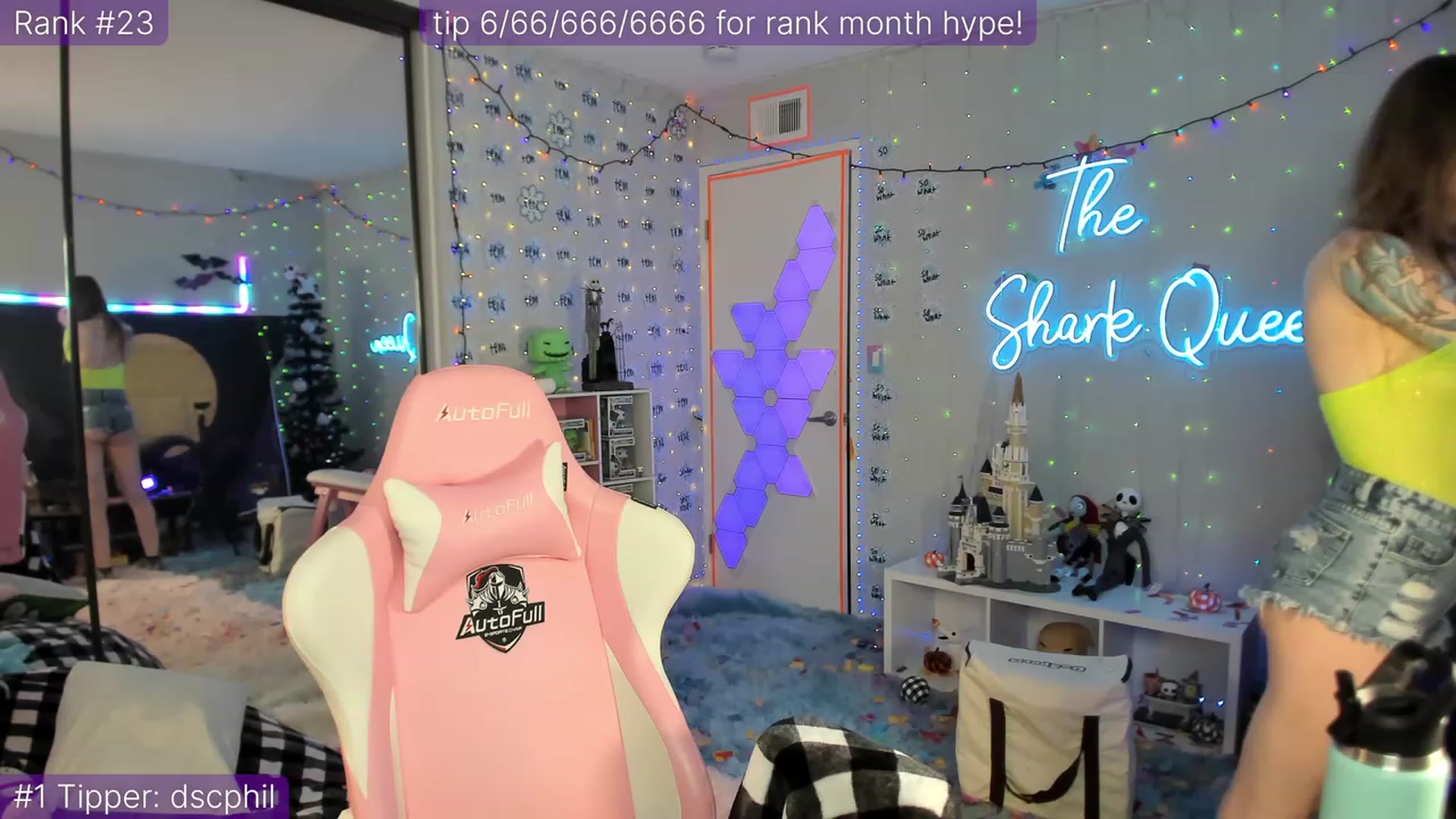 Gallery image thumbnail from TheSharkQueen's myfreecams stream on, 12/02/2022, 09:56 image 19 of 20