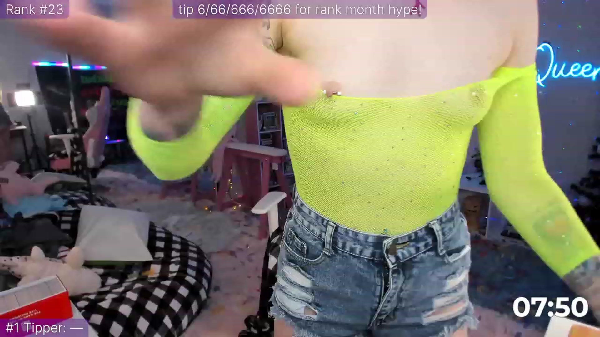 Gallery image thumbnail from TheSharkQueen's myfreecams stream on, 12/02/2022, 09:56 image 1 of 20