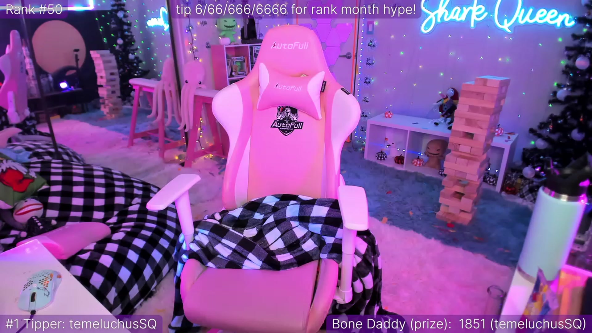 Gallery image thumbnail from TheSharkQueen's myfreecams stream on, 12/03/2022, 05:27 image 17 of 20