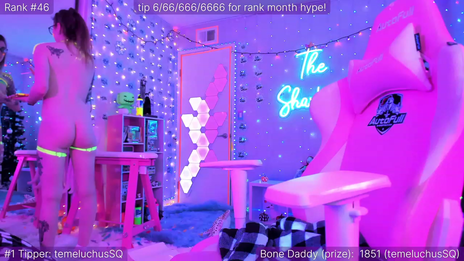 Gallery image thumbnail from TheSharkQueen's myfreecams stream on, 12/03/2022, 05:59 image 7 of 20