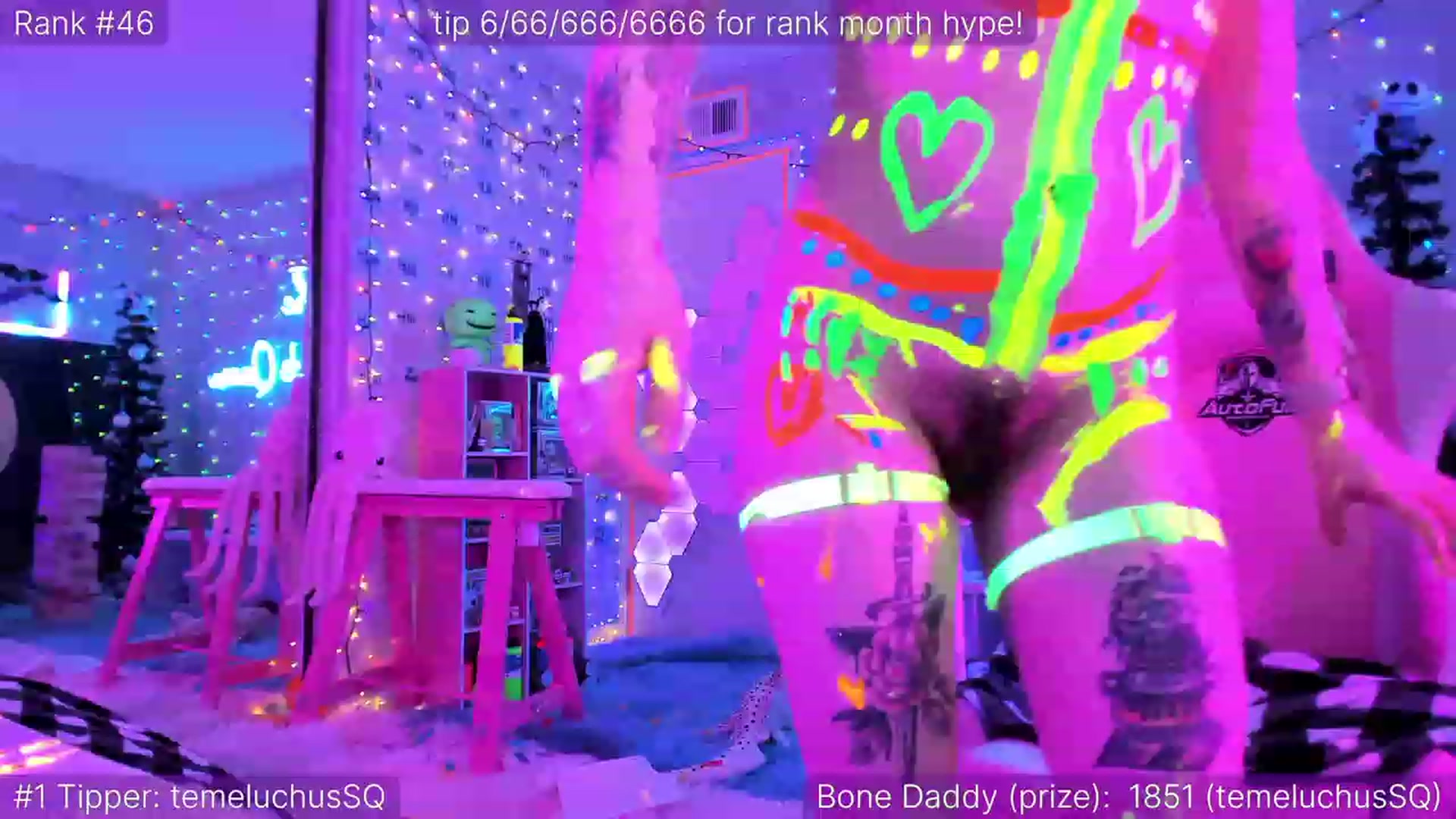 Gallery image thumbnail from TheSharkQueen's myfreecams stream on, 12/03/2022, 05:59 image 12 of 20