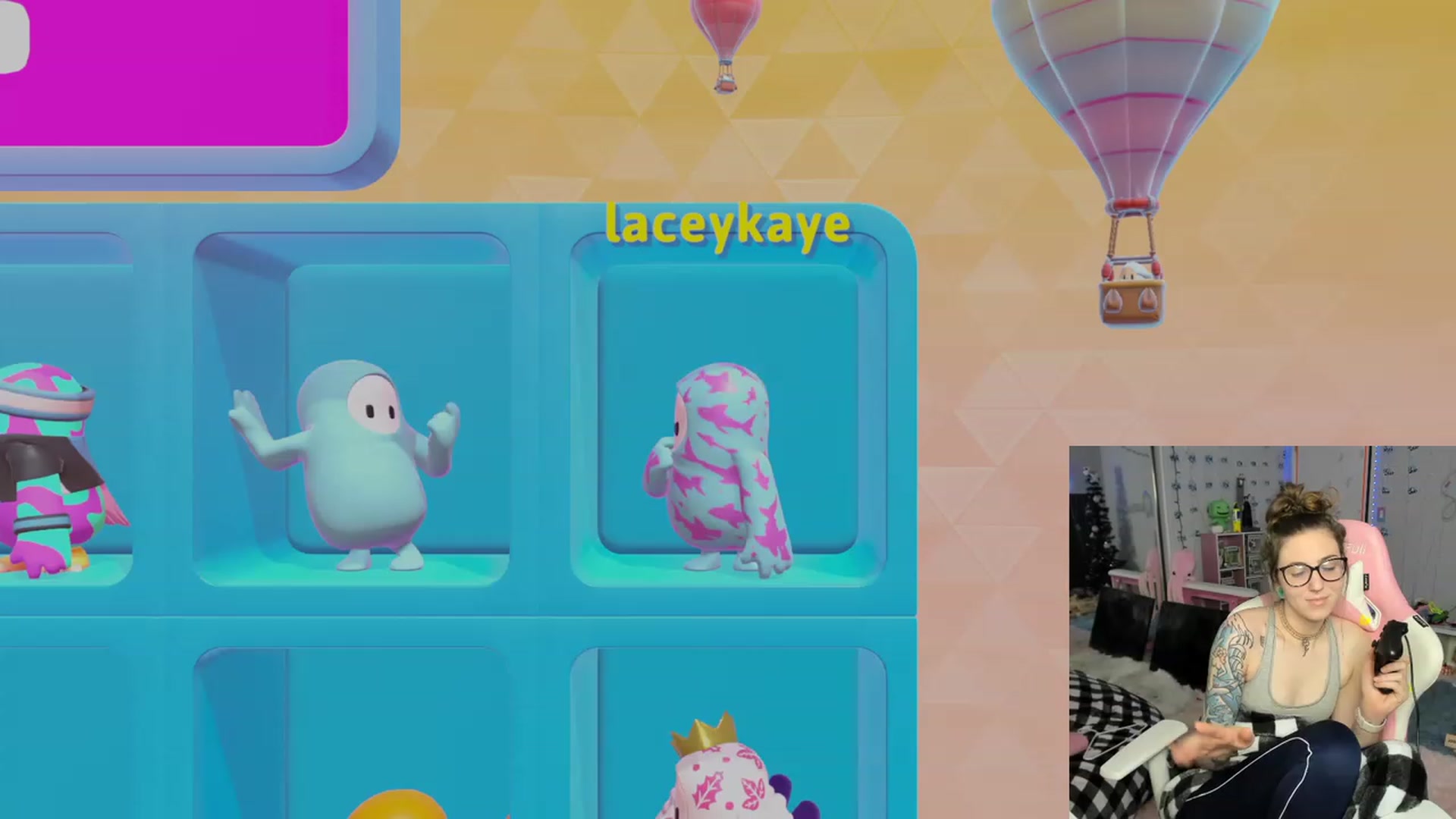 Gallery image thumbnail from TheSharkQueen's myfreecams stream on, 12/06/2022, 03:31 image 12 of 20