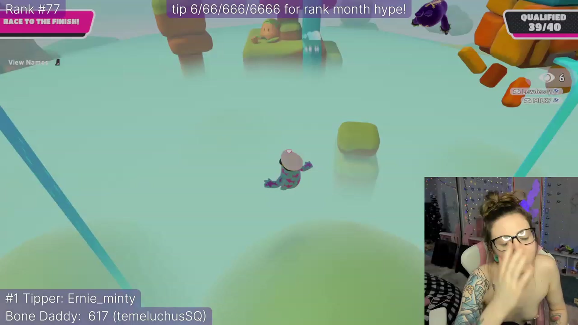 Gallery image thumbnail from TheSharkQueen's myfreecams stream on, 12/06/2022, 06:00 image 11 of 20