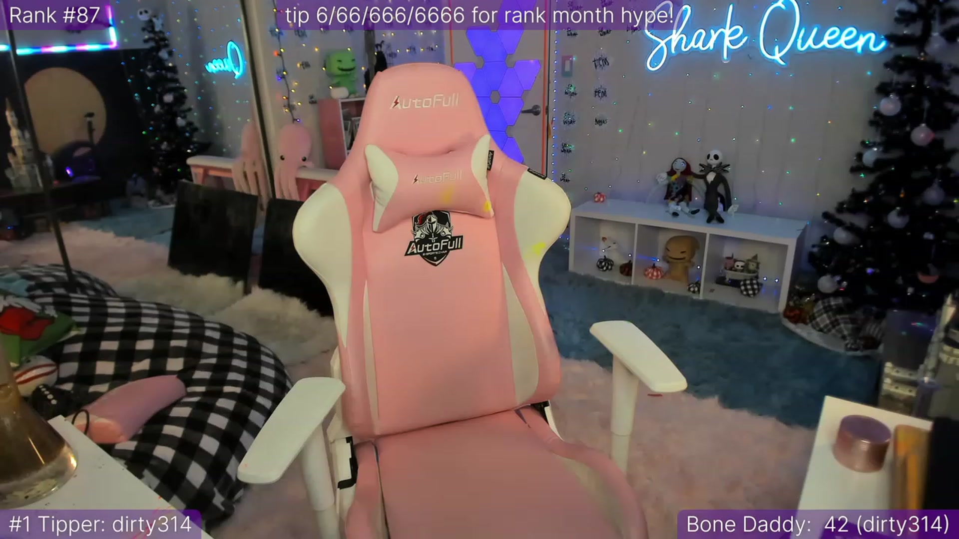 Gallery image thumbnail from TheSharkQueen's myfreecams stream on, 12/07/2022, 10:23 image 2 of 20
