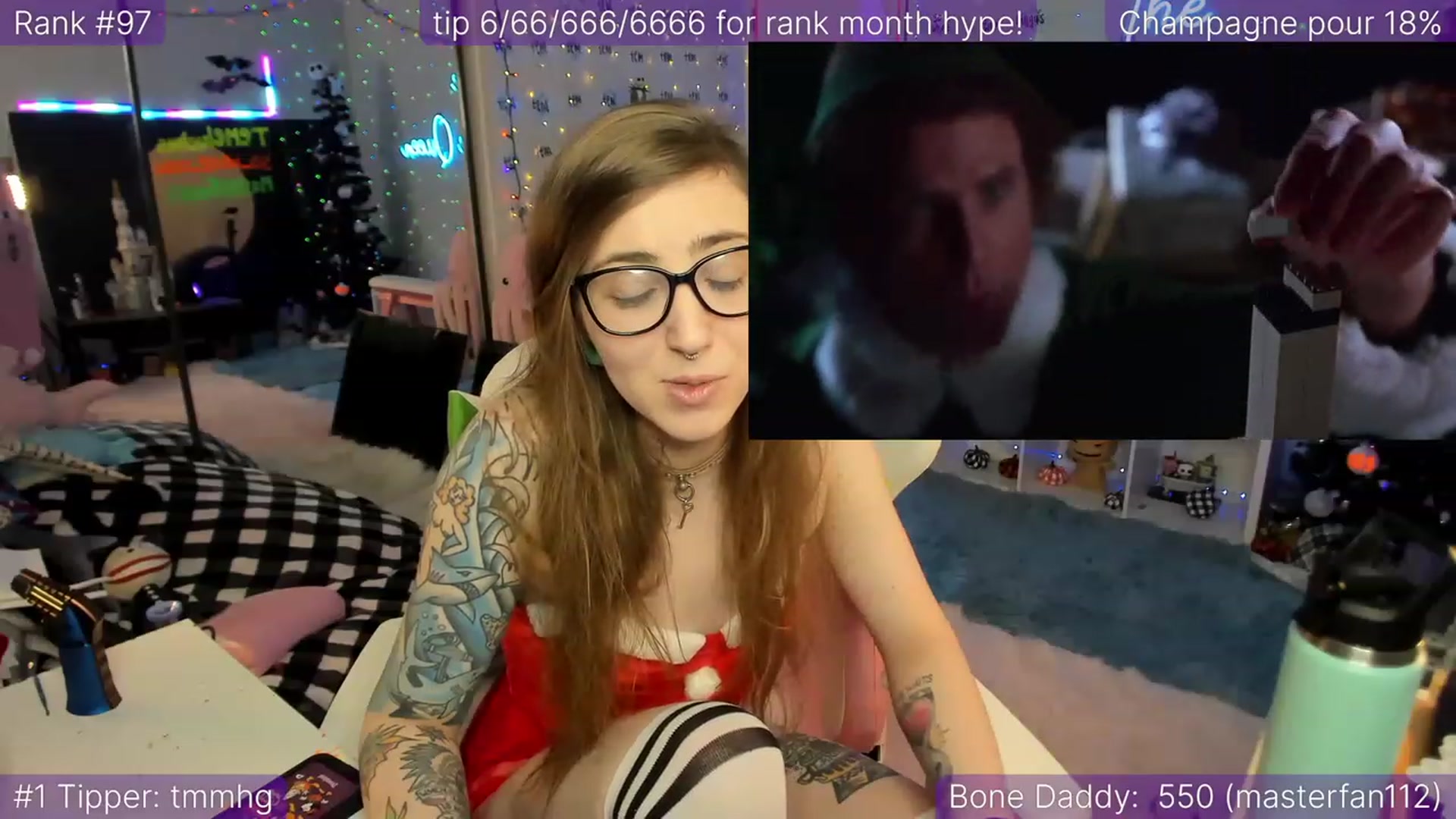 Gallery image thumbnail from TheSharkQueen's myfreecams stream on, 12/08/2022, 05:49 image 5 of 20