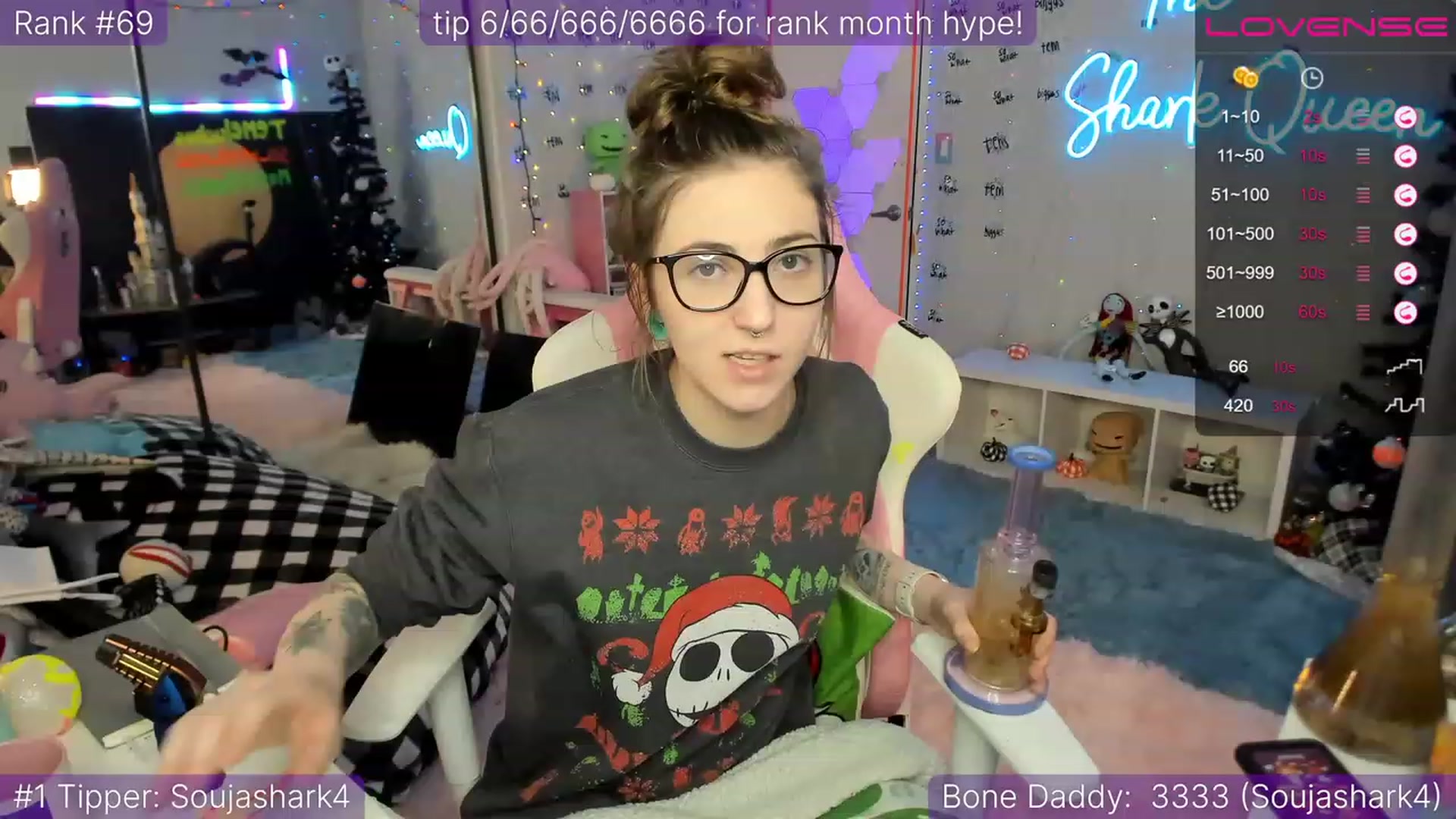 Gallery image thumbnail from TheSharkQueen's myfreecams stream on, 12/09/2022, 02:37 image 13 of 20