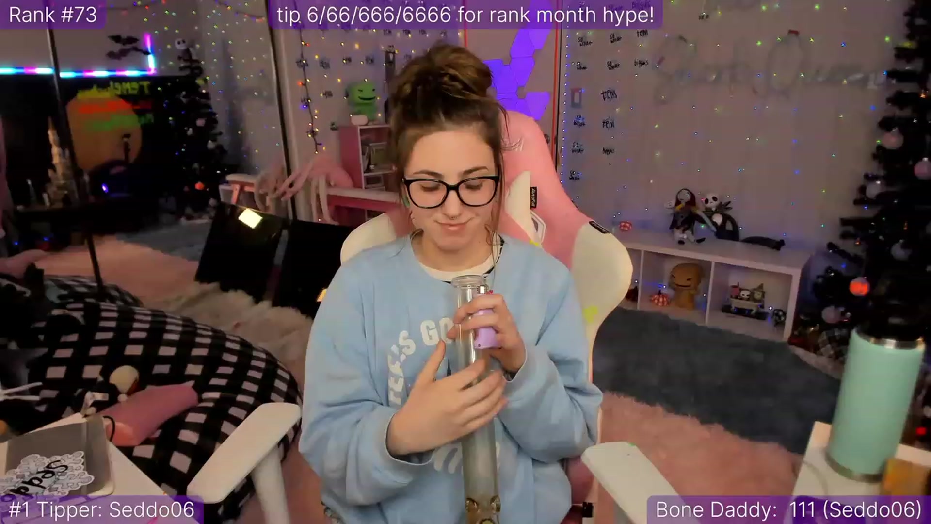 Gallery image thumbnail from TheSharkQueen's myfreecams stream on, 12/09/2022, 09:34 image 20 of 20