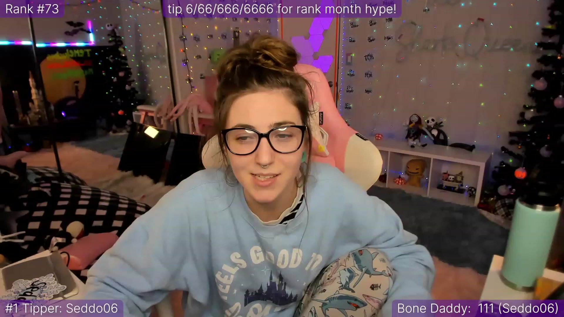 Gallery image thumbnail from TheSharkQueen's myfreecams stream on, 12/09/2022, 09:34 image 16 of 20