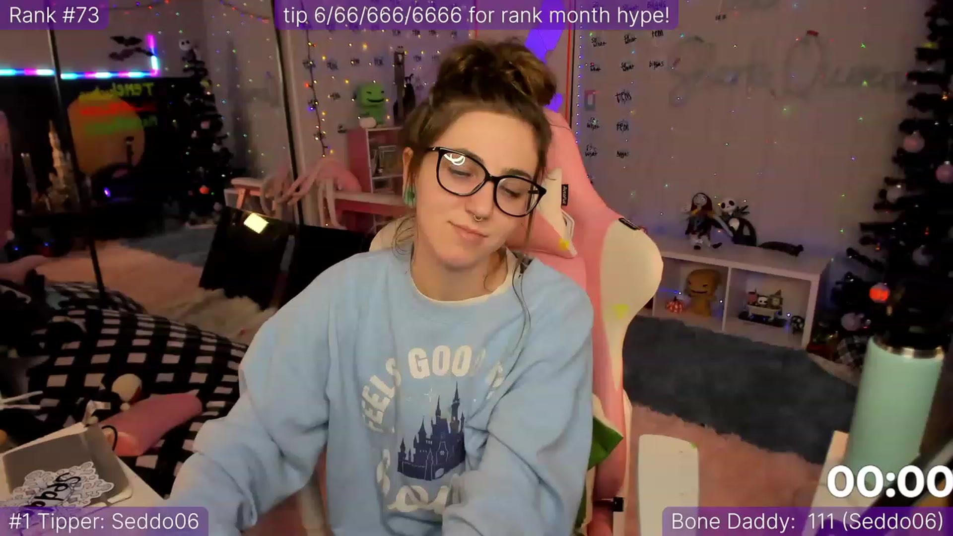 Gallery image thumbnail from TheSharkQueen's myfreecams stream on, 12/09/2022, 09:34 image 11 of 20