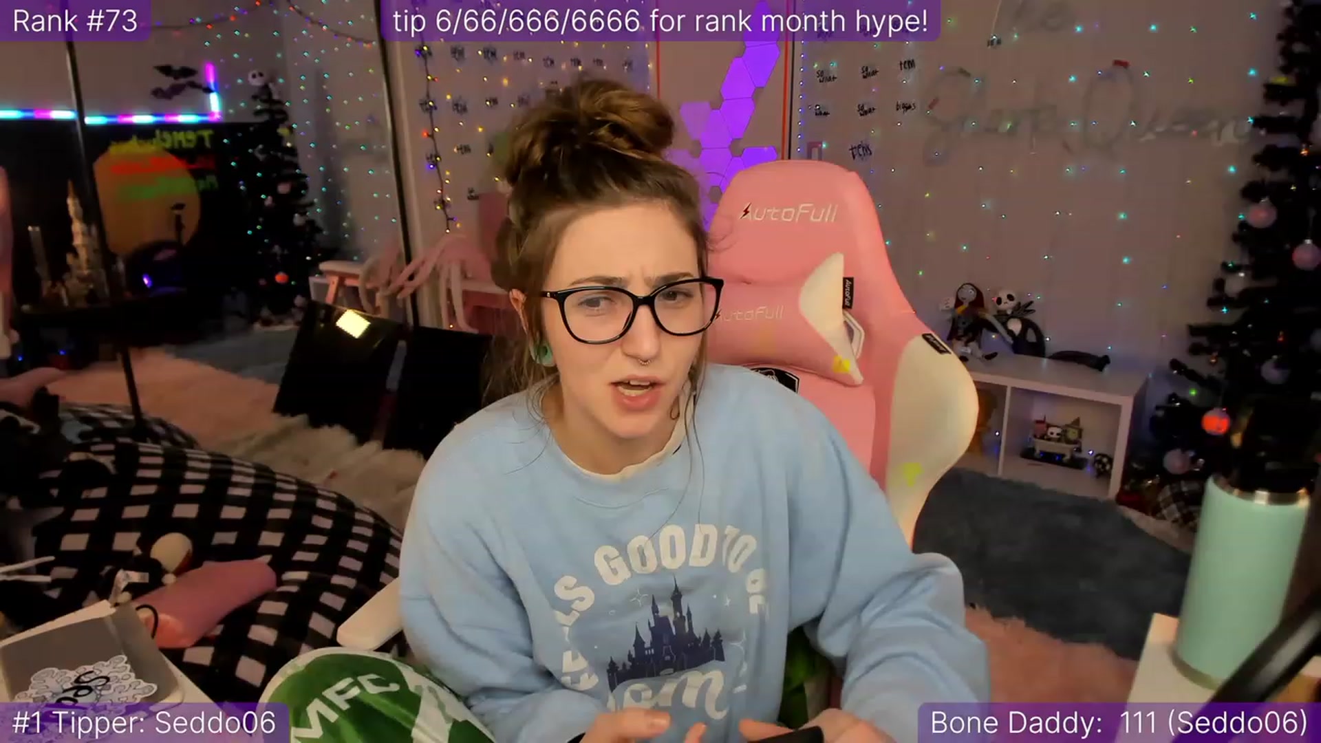 Gallery image thumbnail from TheSharkQueen's myfreecams stream on, 12/09/2022, 09:34 image 9 of 20