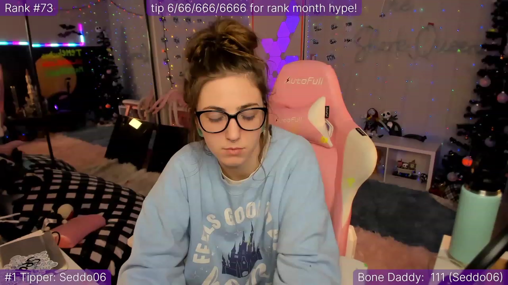 Gallery image thumbnail from TheSharkQueen's myfreecams stream on, 12/09/2022, 09:34 image 10 of 20