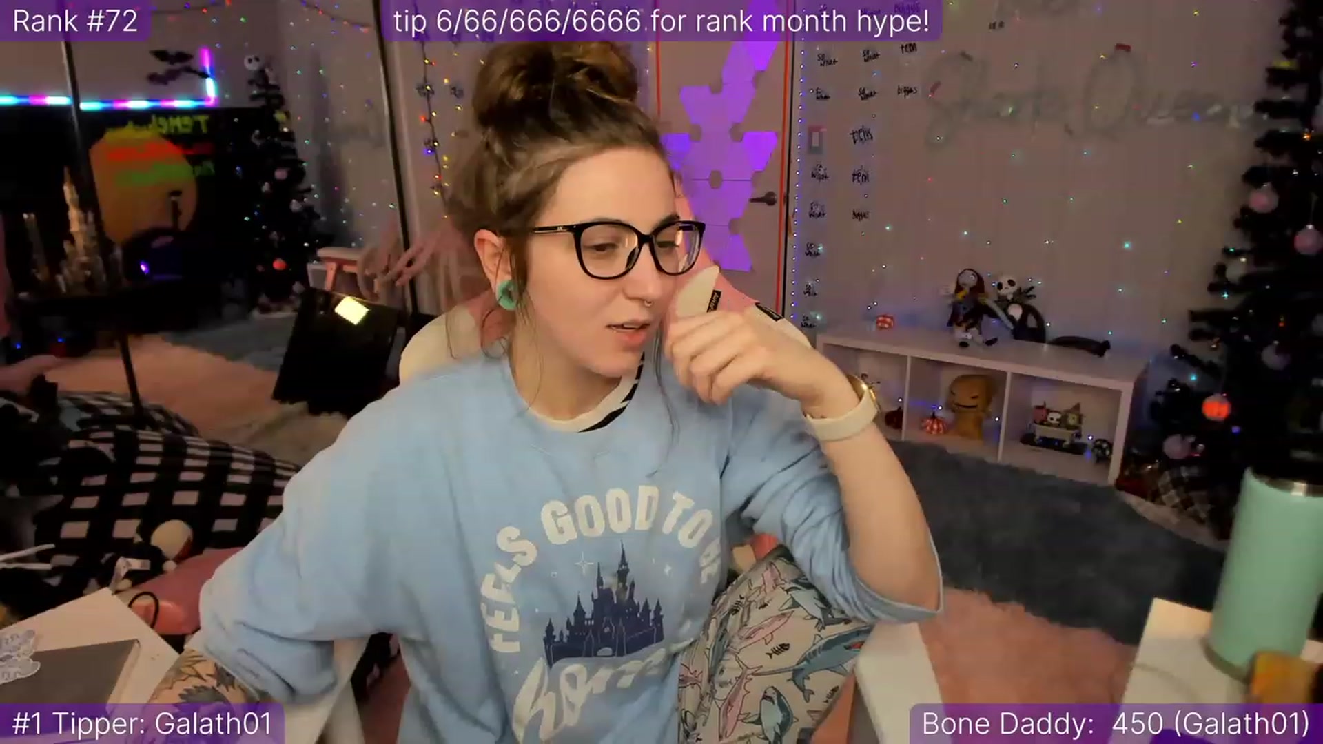 Gallery image thumbnail from TheSharkQueen's myfreecams stream on, 12/09/2022, 12:10 image 11 of 20