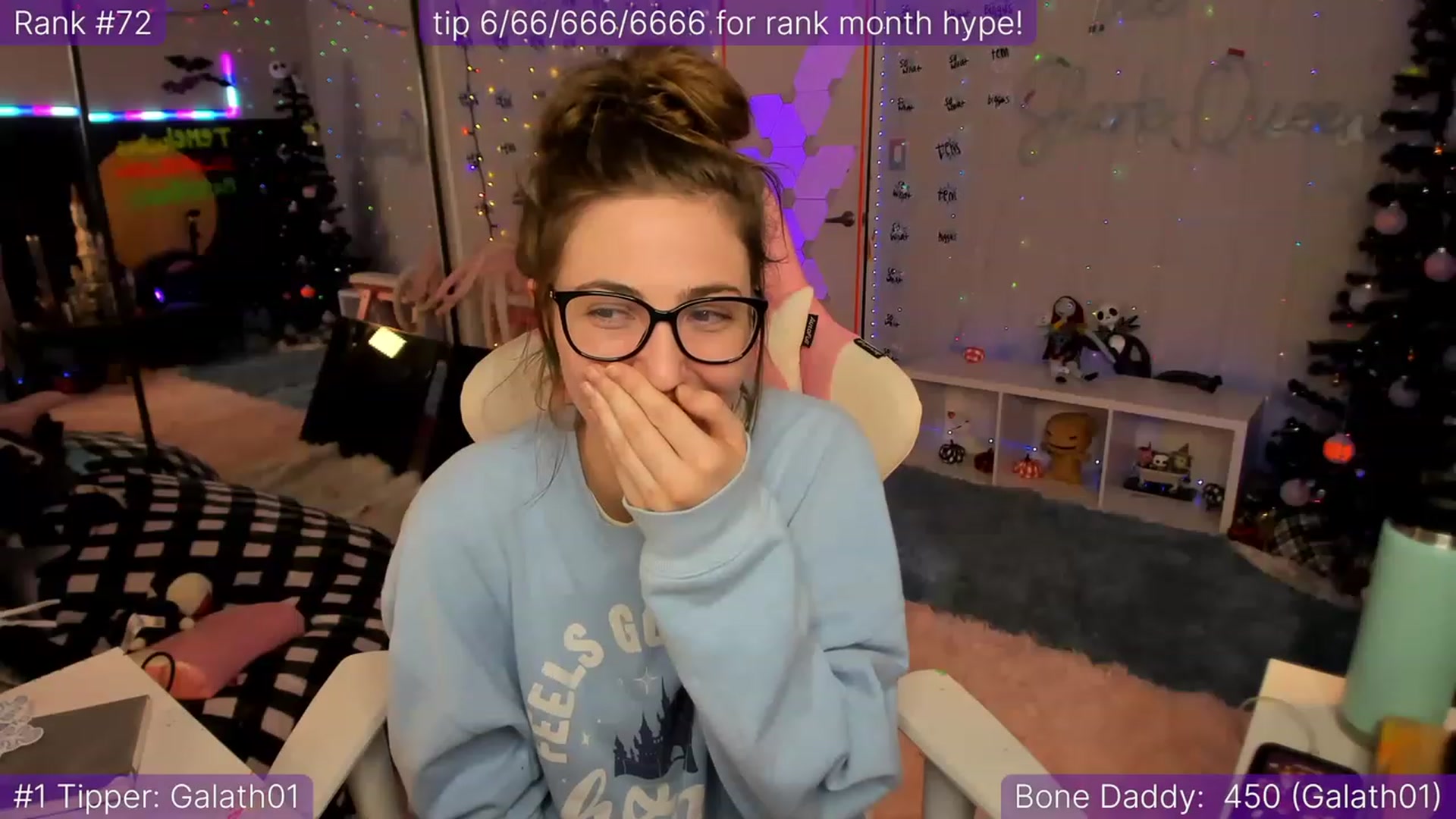 Gallery image thumbnail from TheSharkQueen's myfreecams stream on, 12/09/2022, 12:10 image 7 of 20