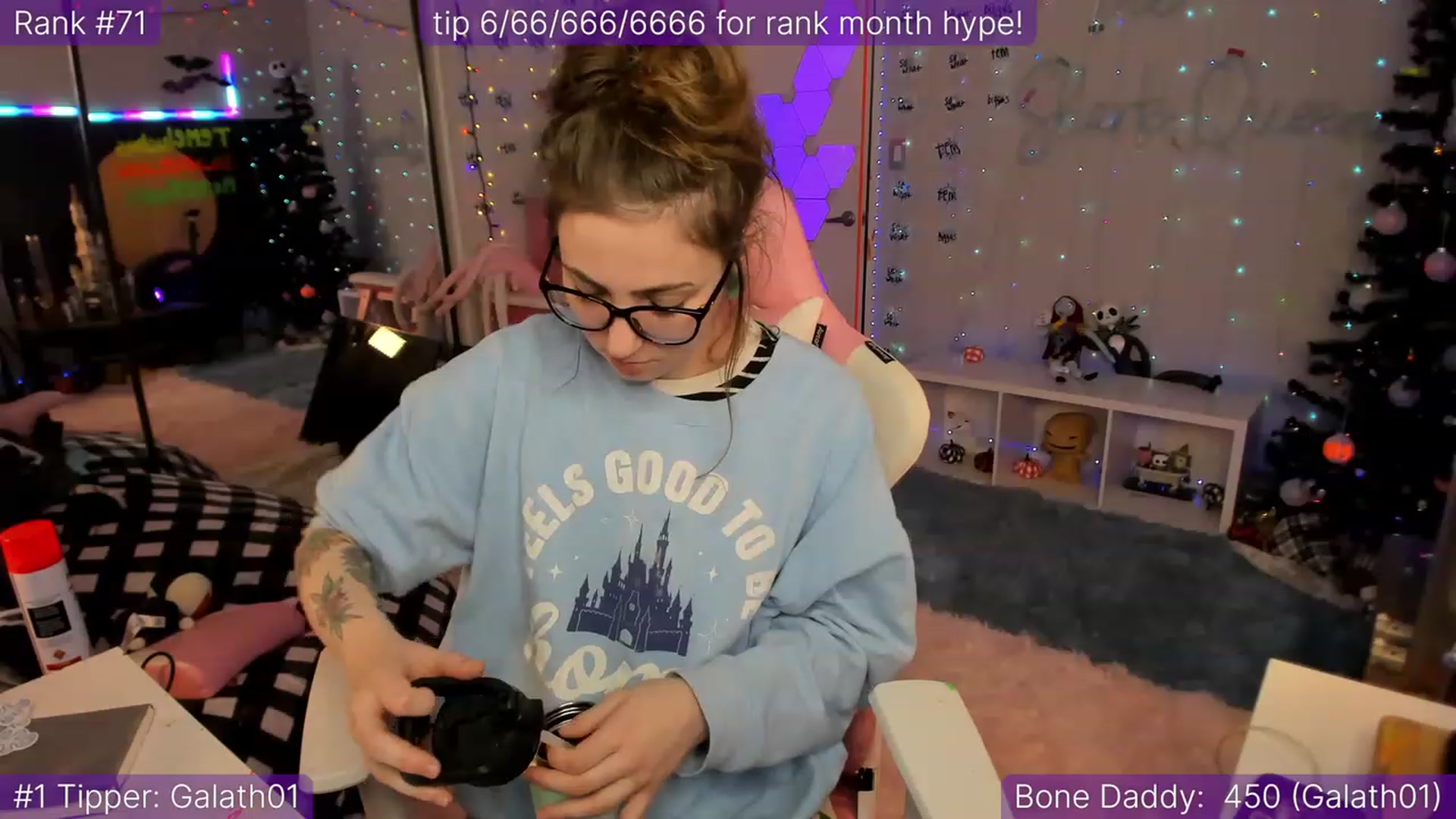Gallery image thumbnail from TheSharkQueen's myfreecams stream on, 12/09/2022, 12:10 image 13 of 20
